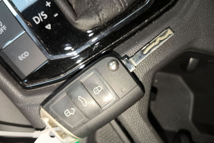 Volkswagen Lavida 2019 car image #9