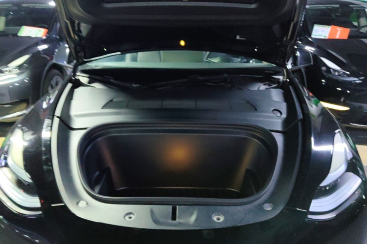 Tesla Model Y 2023 immagine di auto #20