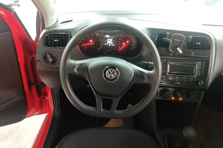 Volkswagen Polo 2016 #15 Volkswagen Polo 2016 car image #15