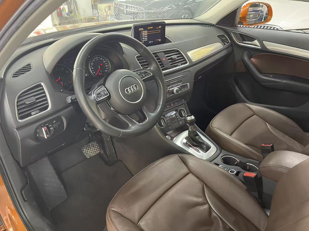 Audi Q3 2016 car image #9
