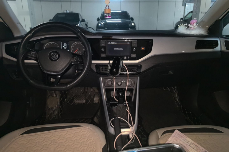 Volkswagen Polo 2019 car image #7