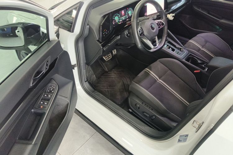 Volkswagen Golf 2022 car image #16
