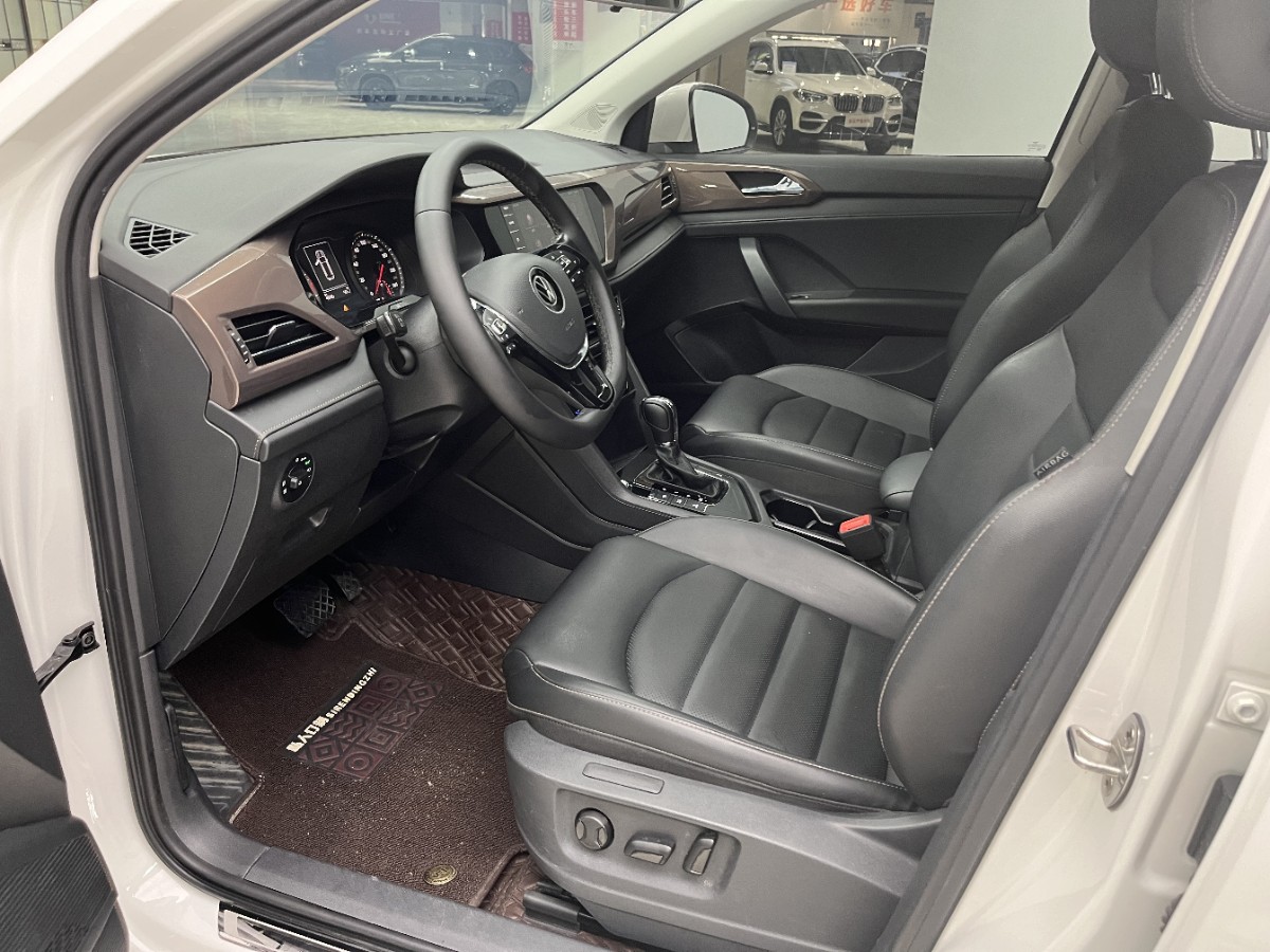 Volkswagen Tharu 2021 car image #2