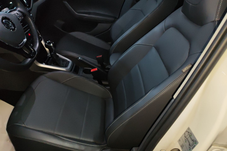 Volkswagen T-Cross 2019 изображение автомобиля #19