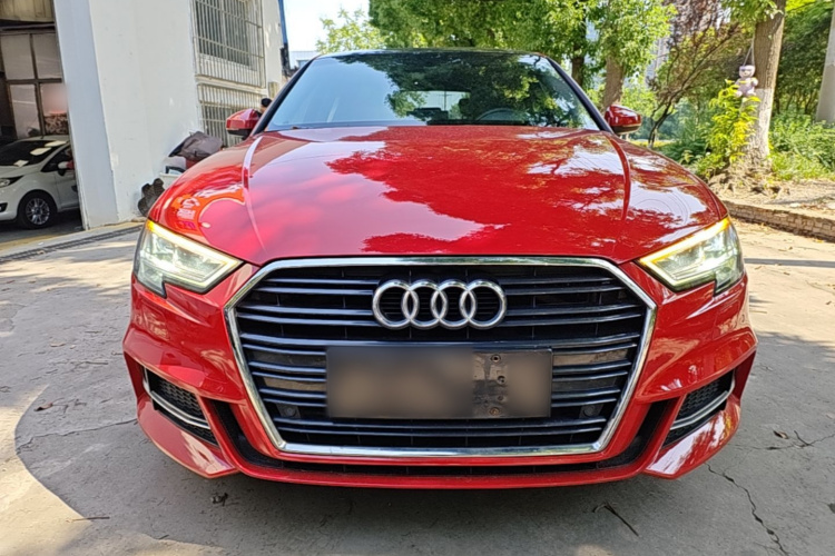 Audi A3 2019 immagine di auto #3