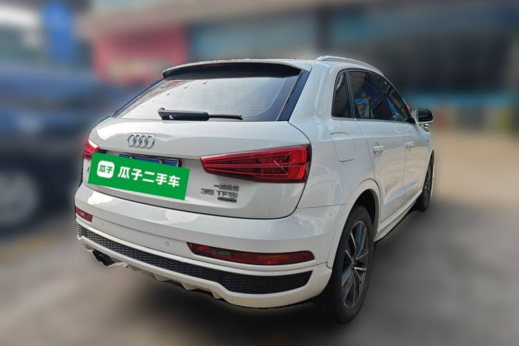 Audi Q3 2019 car image #7