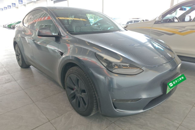 Tesla Model Y 2023 #4 Tesla Model Y 2023 car image #4
