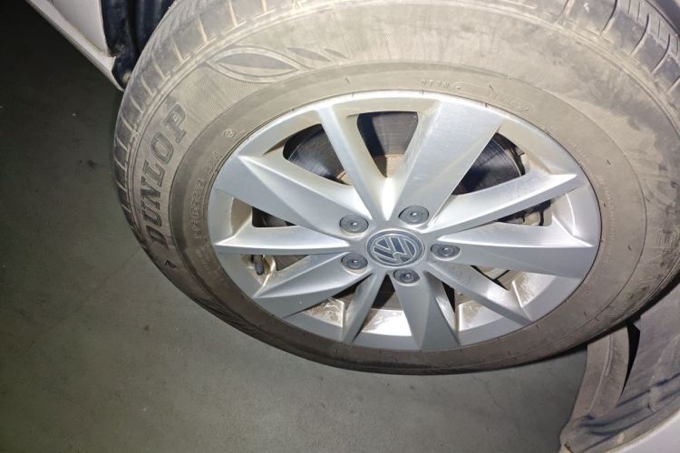 Volkswagen Golf 2015 car image #6