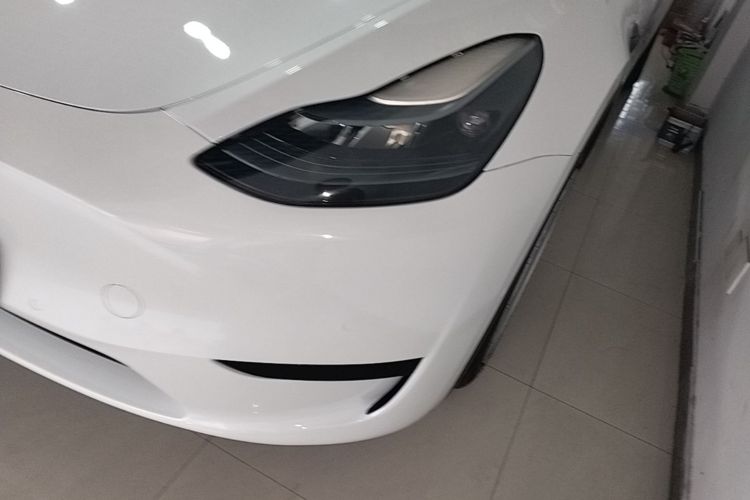 Tesla Model Y 2022 car image #24