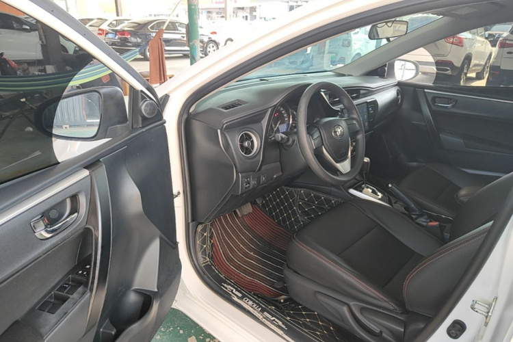 Toyota Corolla 2018 car image #16