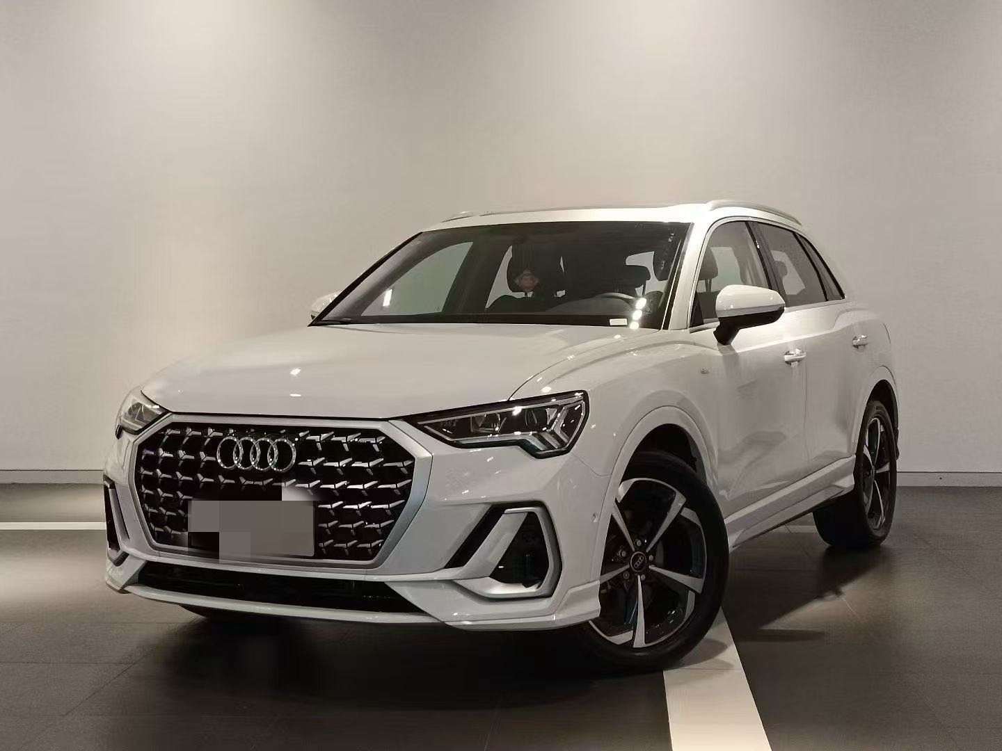 Audi Q3 Sportback 2025 car image 