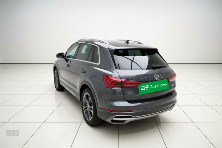 Audi Q3 2022 car image #5