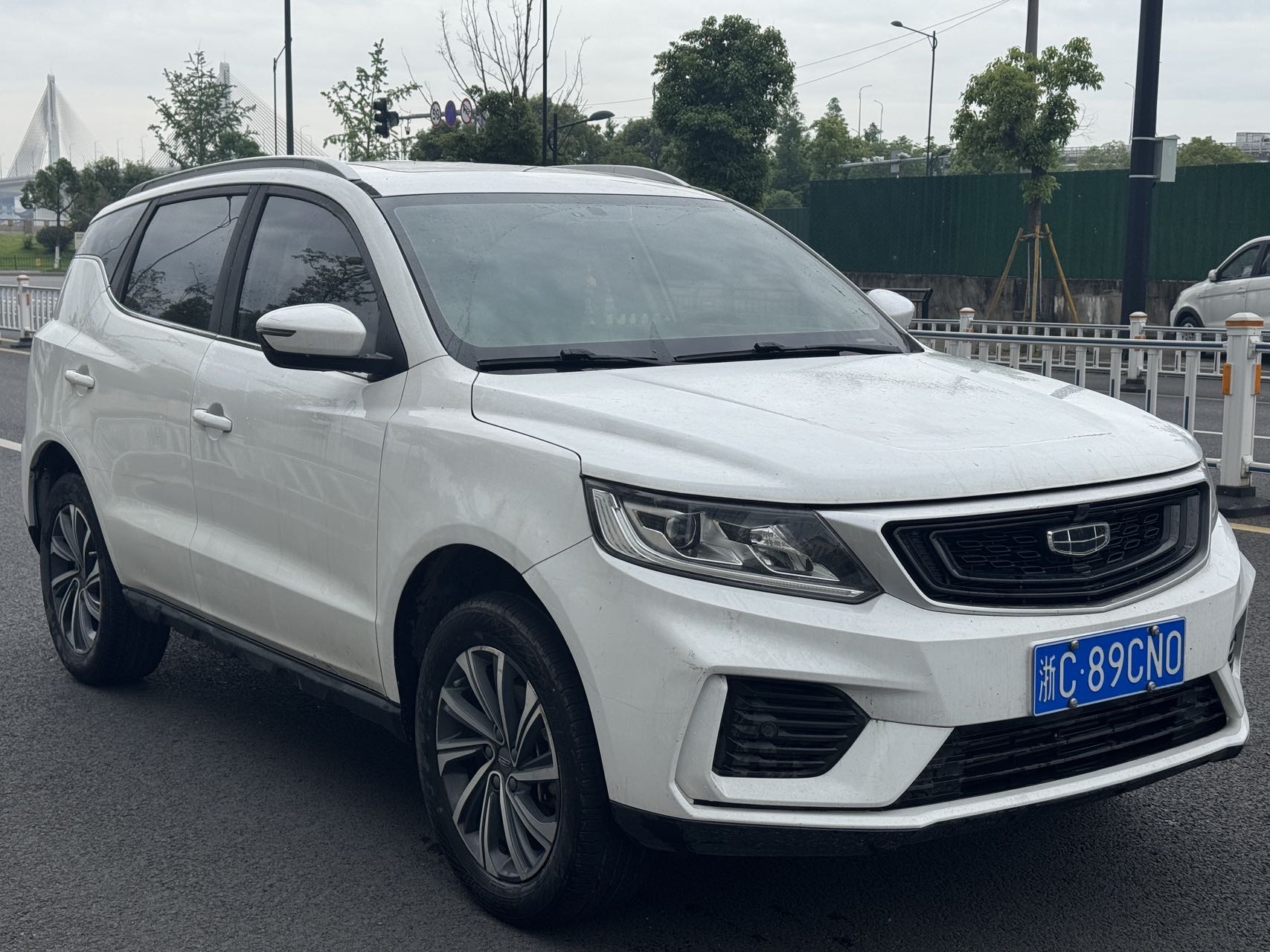 GEELY Vision X6 2020 car image #3