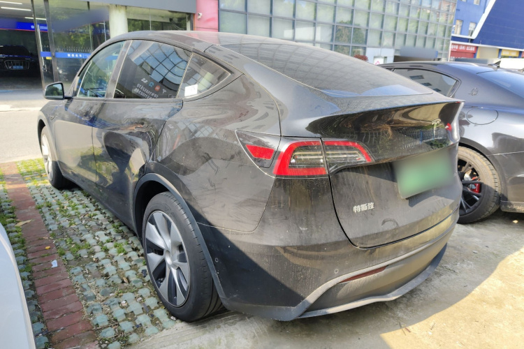 Tesla Model Y 2023 #5 Tesla Model Y 2023 immagine di auto #5