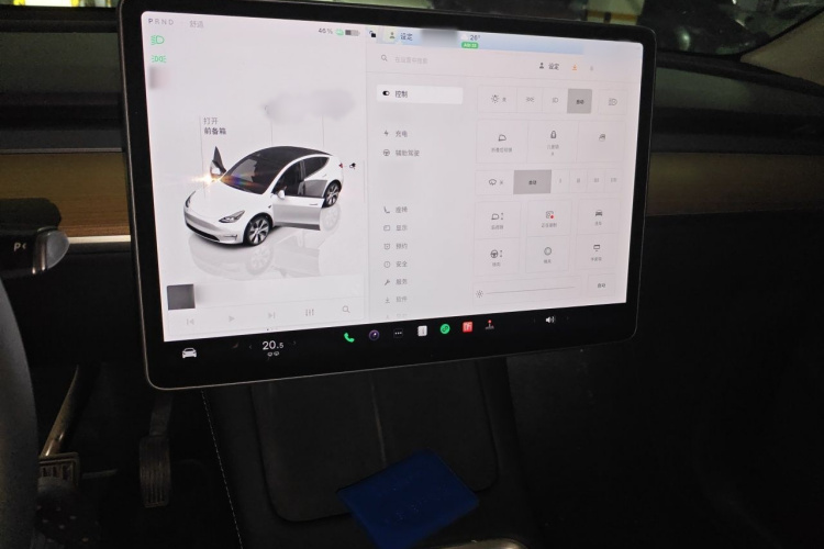 Tesla Model Y 2022 car image #17
