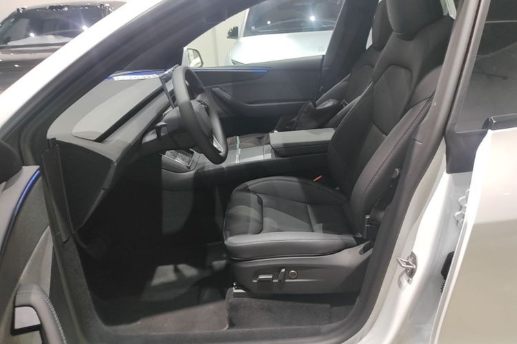 Tesla Model Y 2026 car image #15