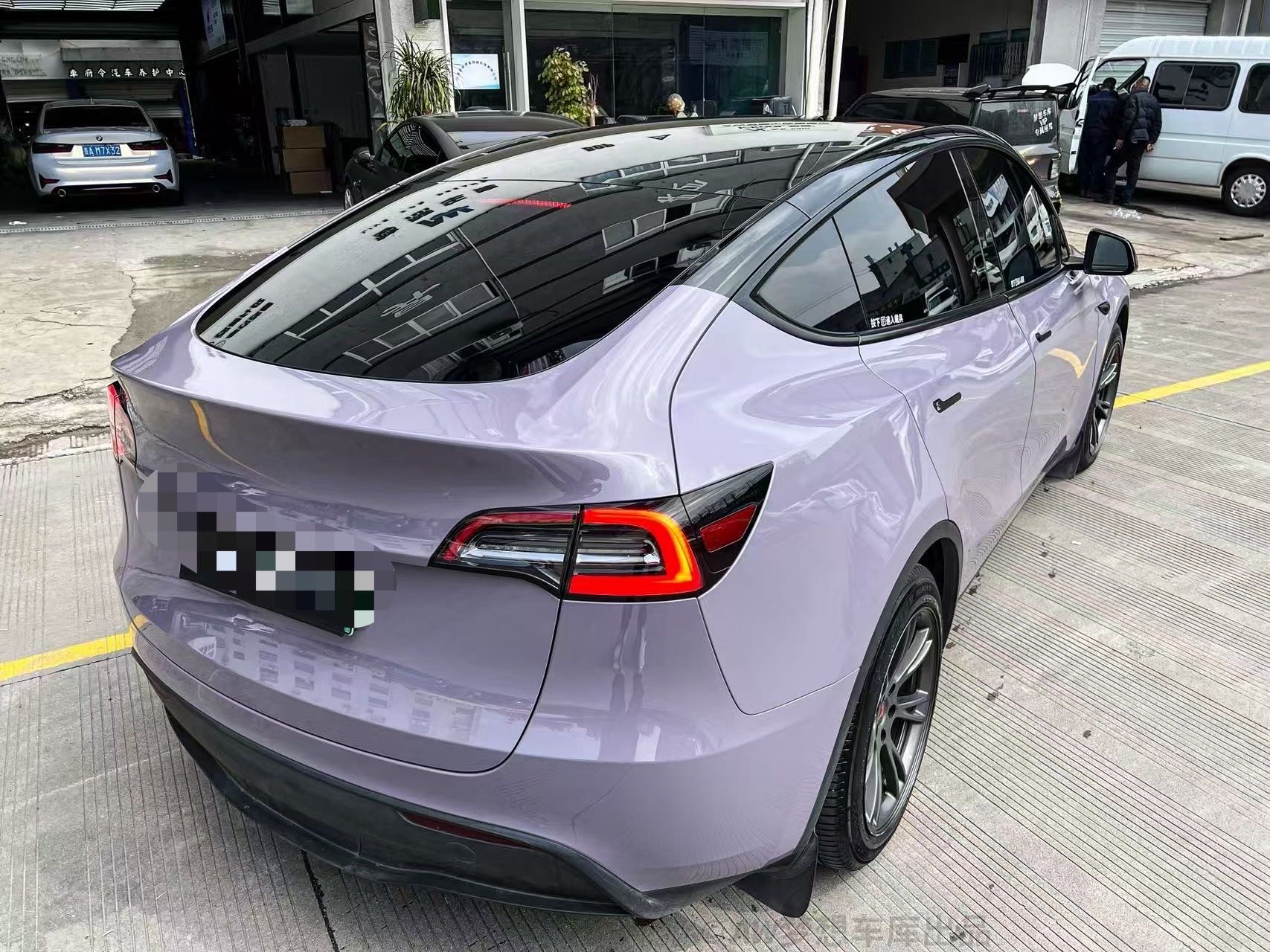 Tesla Model Y 2023 car image #6