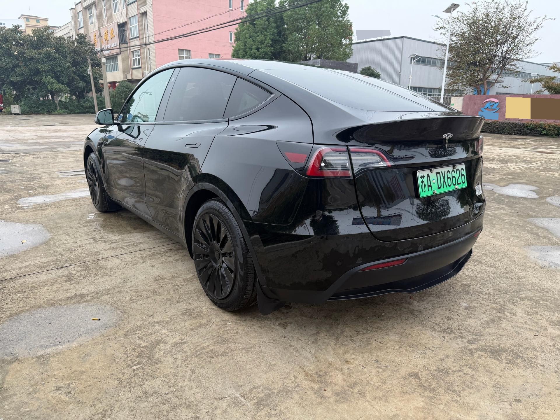 Tesla Model Y 2023 car image #6