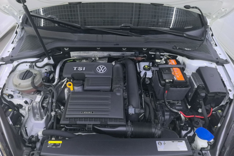 Volkswagen Golf 2018 car image #20