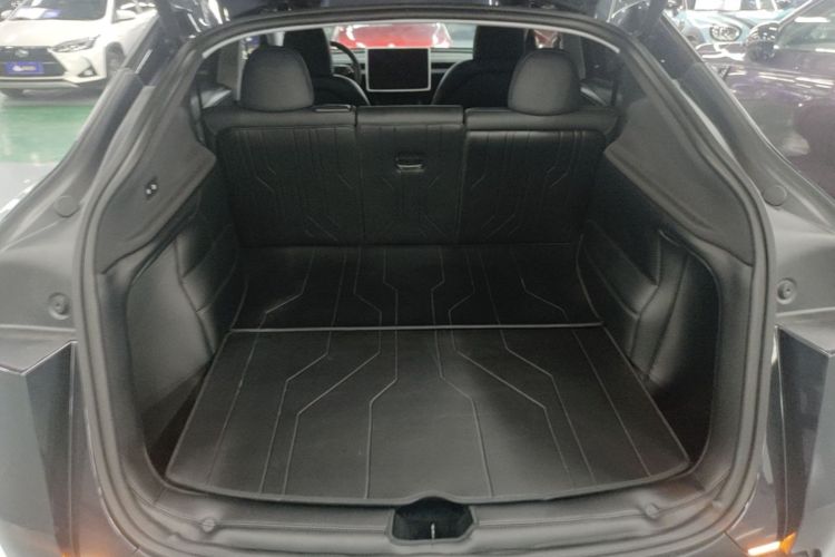 Tesla Model Y 2025 #19 Tesla Model Y 2025 car image #19