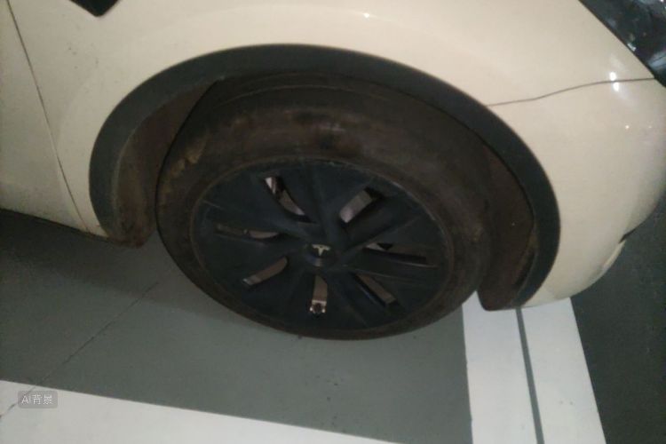 Tesla Model Y 2023 car image #9