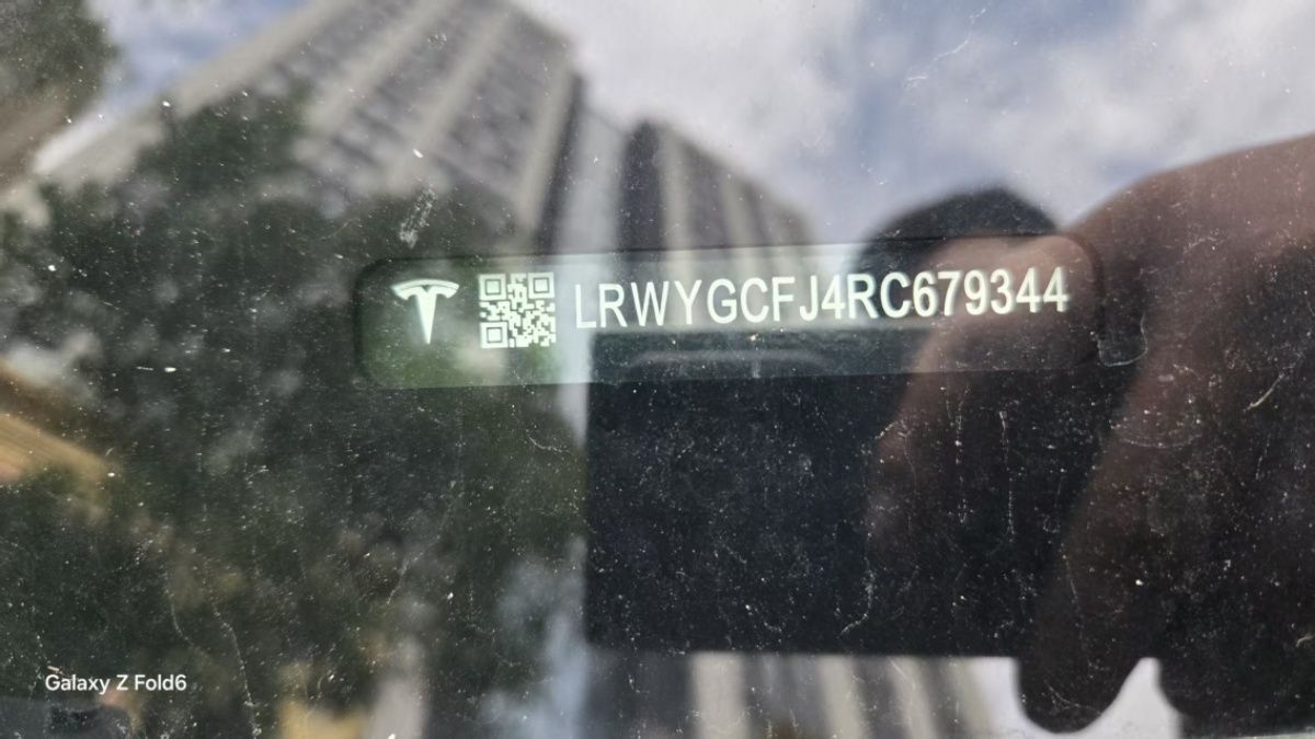 Tesla Model Y 2024 #8 Tesla Model Y 2024 car image #8