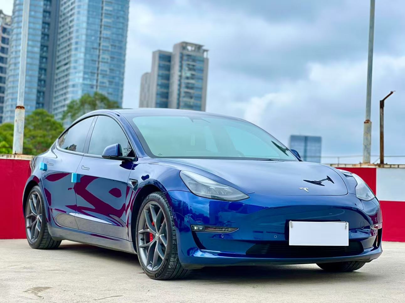 Tesla Model 3 2021 car image #3