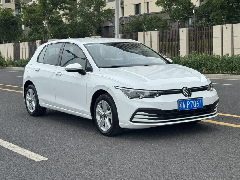 Volkswagen Golf 2023 immagine di auto #3