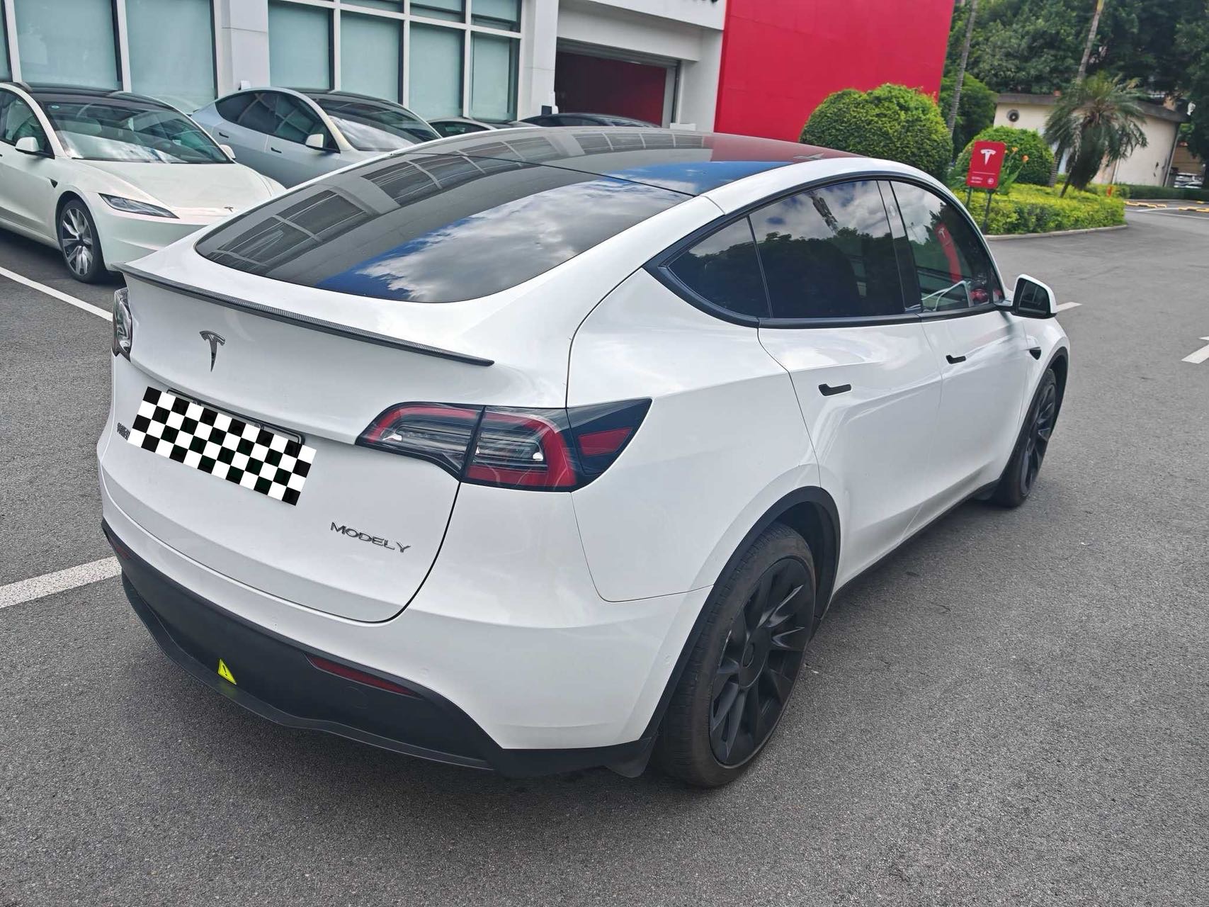 Tesla Model Y 2021 #7 Tesla Model Y 2021 car image #7