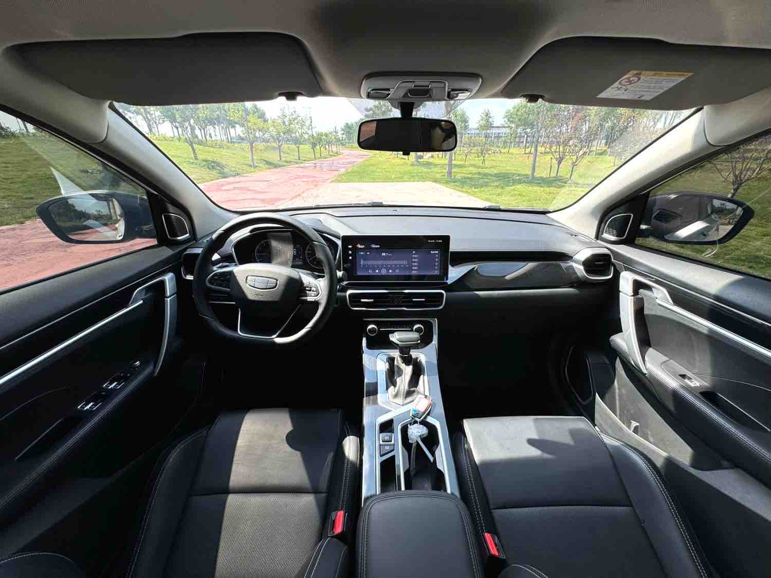 GEELY Coolray 2025 #10 GEELY Coolray 2025 car image #10