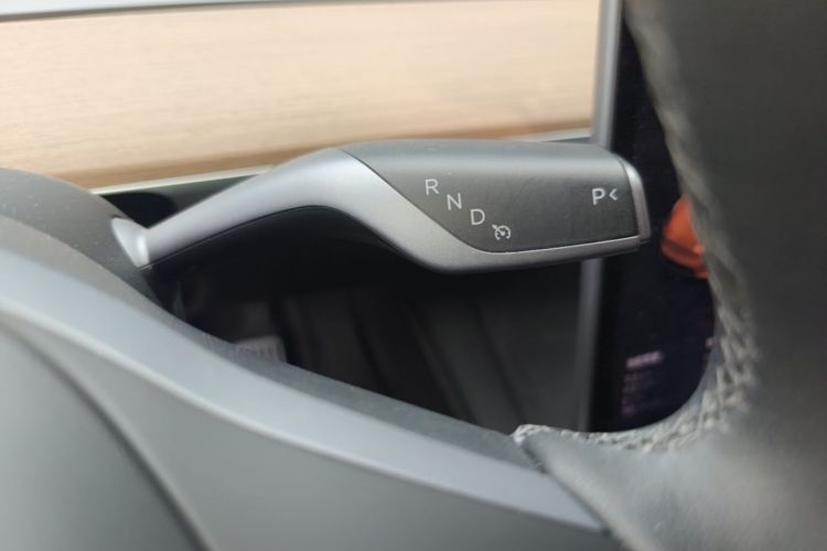 Tesla Model Y 2023 #14 Tesla Model Y 2023 car image #14