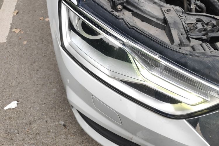Audi Q3 2016 car image #8