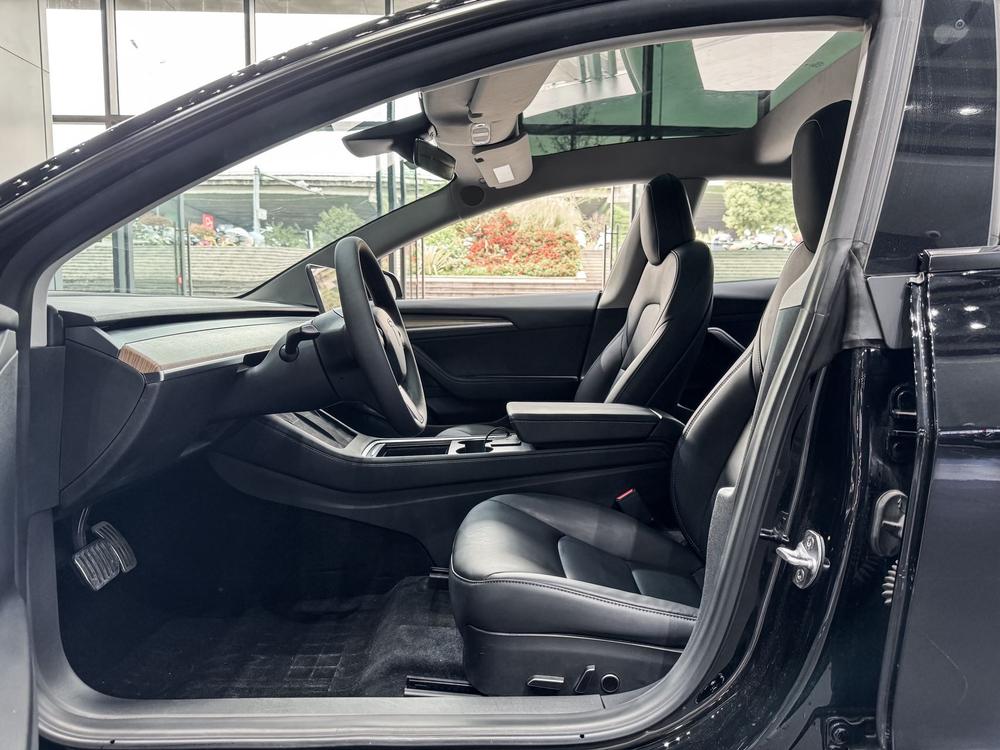 Tesla Model 3 2021 car image #11