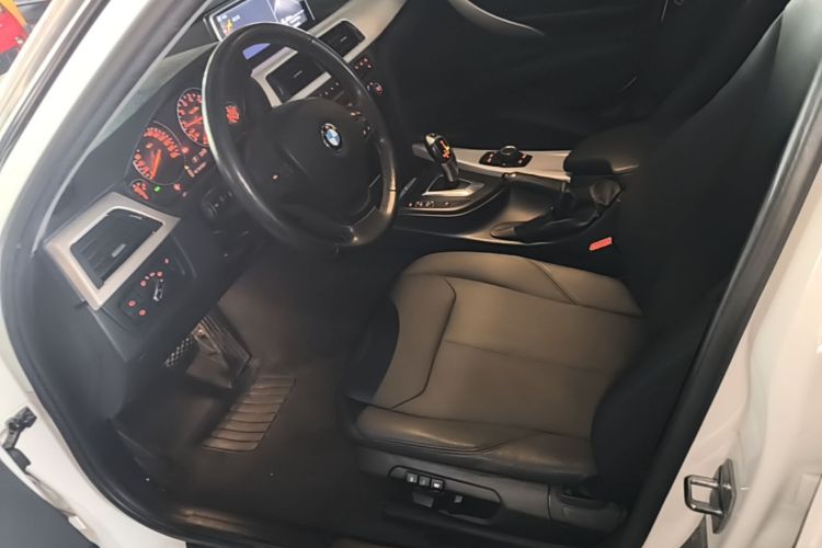BMW 3 Series 2014 image de voiture #19