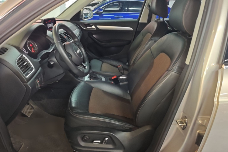 Audi Q3 2019 #19 Audi Q3 2019 car image #19