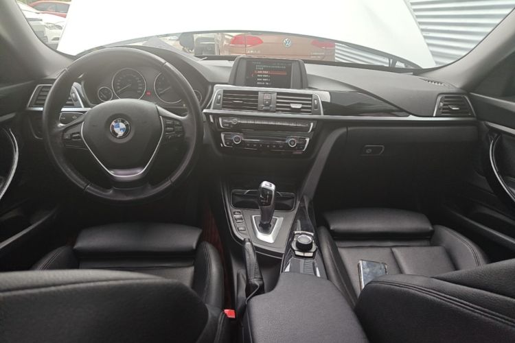 BMW 3 Series GT 2018 #10 BMW 3 Series GT 2018 car image #10