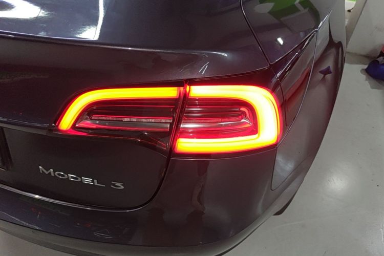 Tesla Model 3 2020 car image #8