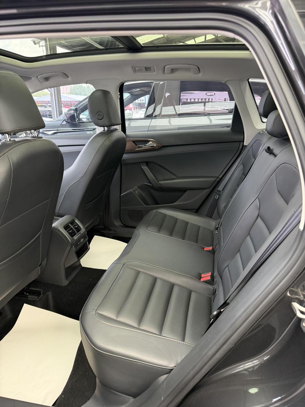 Volkswagen Tharu 2022 car image #22