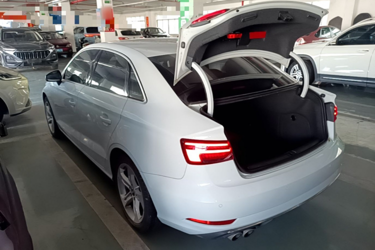 Audi A3 2019 immagine di auto #5