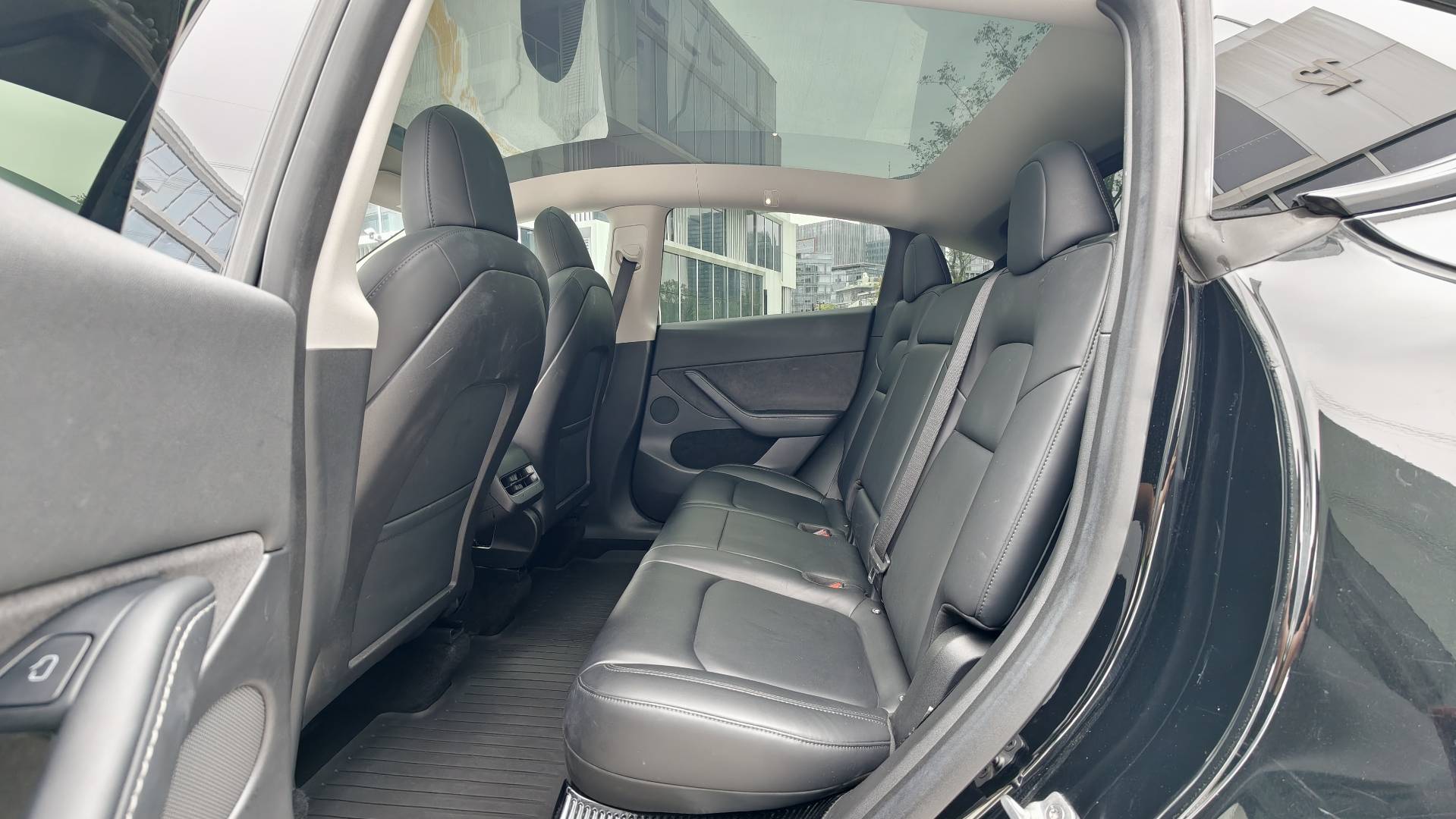 Tesla Model Y 2022 imagem de carro #7