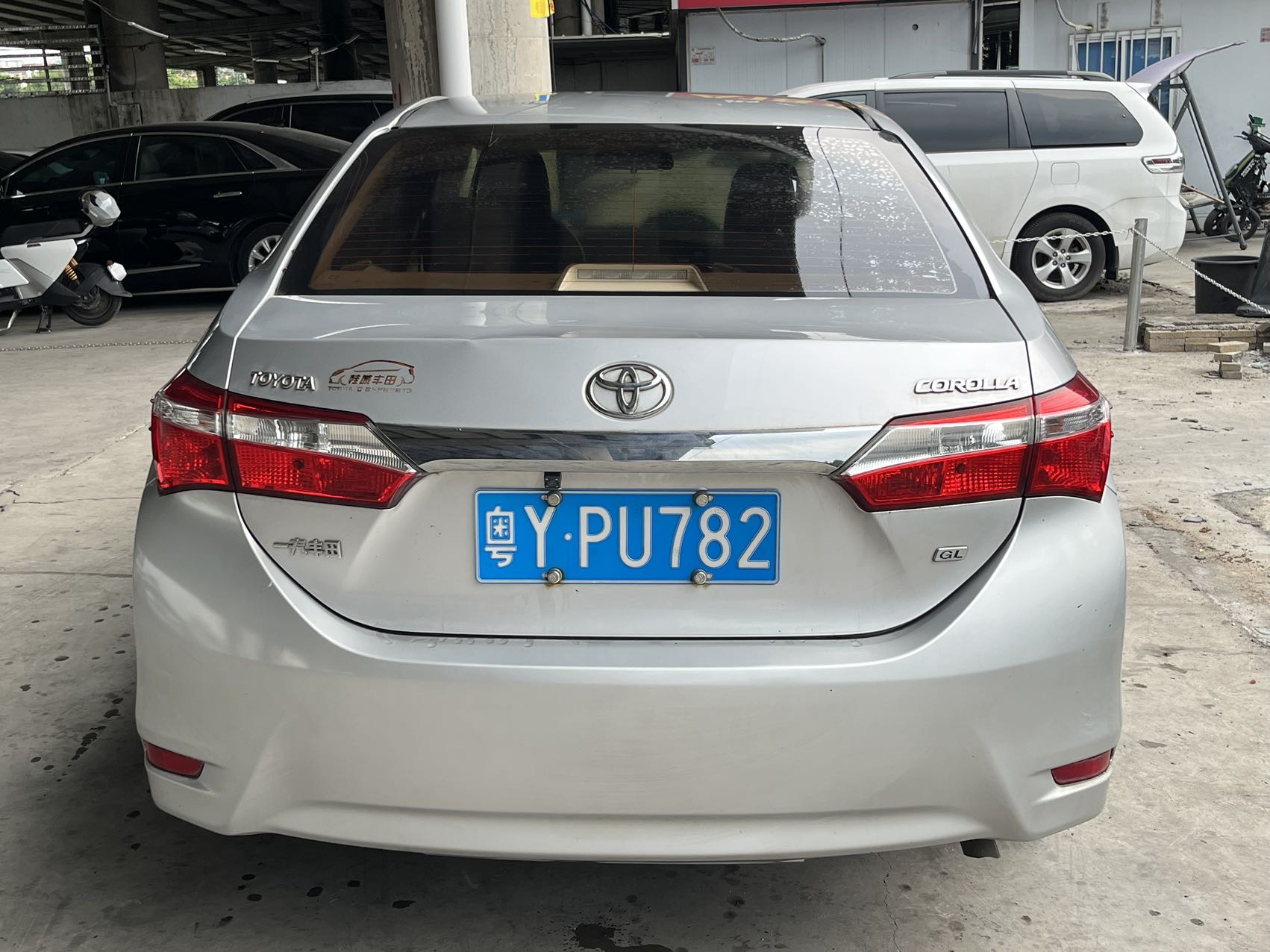 2014 car image #8