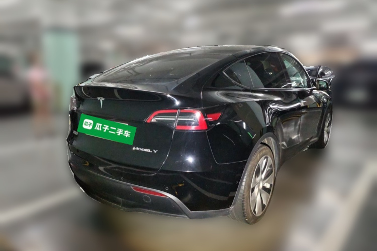Tesla Model Y 2023 #5 Tesla Model Y 2023 car image #5