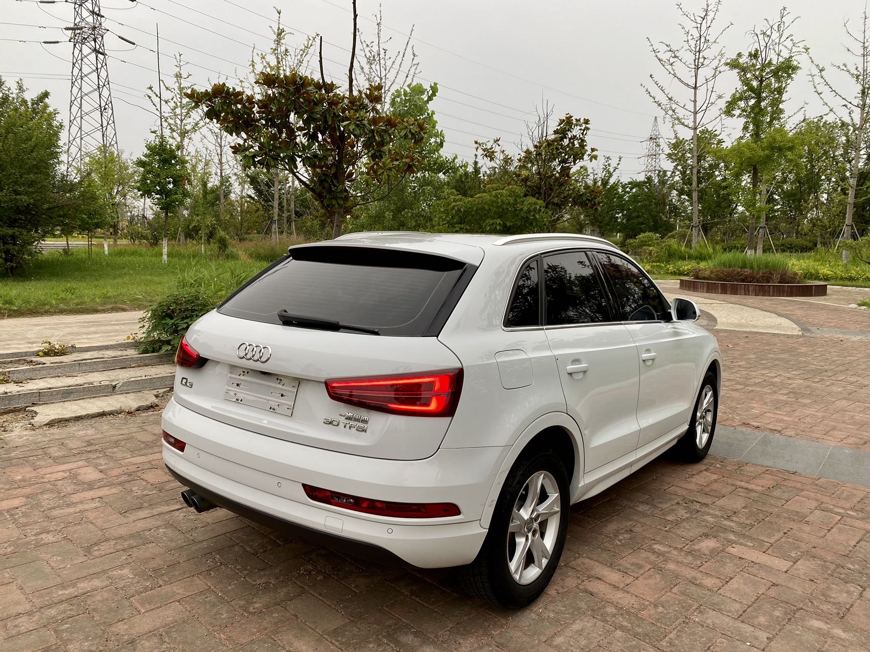 Audi Q3 2017 #12 Audi Q3 2017 car image #12