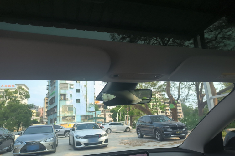 Tesla Model 3 2021 car image #18