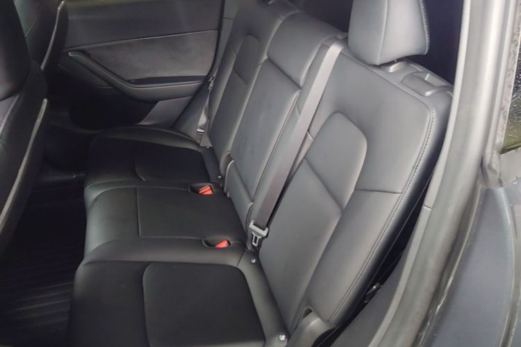 Tesla Model Y 2022 car image #17