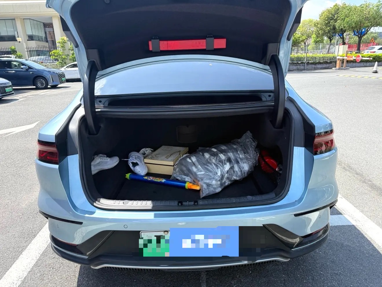 BYD Han 2023 car image #7