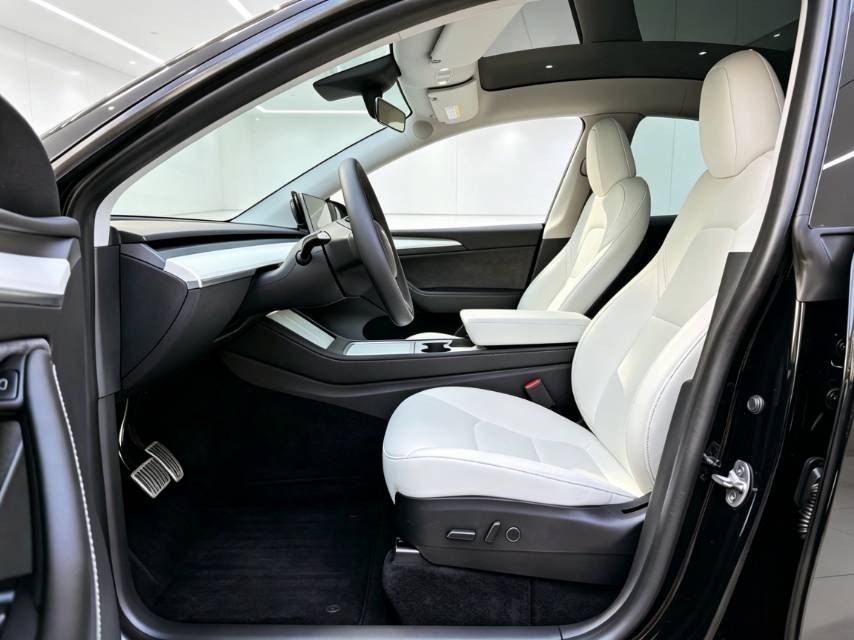 Tesla Model Y 2023 #9 Tesla Model Y 2023 image de voiture #9