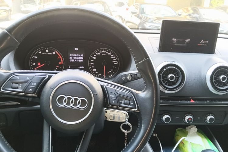 Audi A3 2019 immagine di auto #13