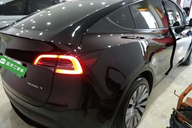 Tesla Model Y 2024 car image #5