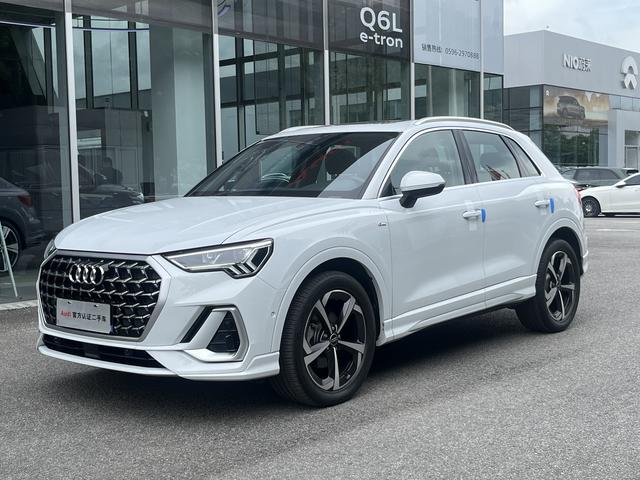 Audi Q3 2024 car image #15